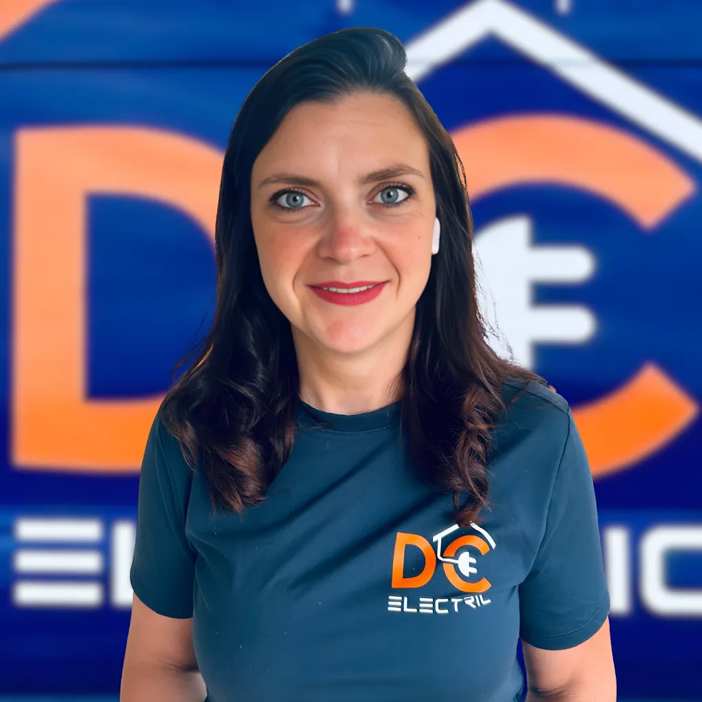 Nicole · office manager